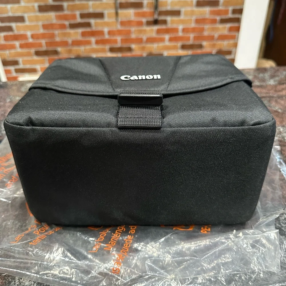 NWT Canon EOS Shoulder Bag 200ES